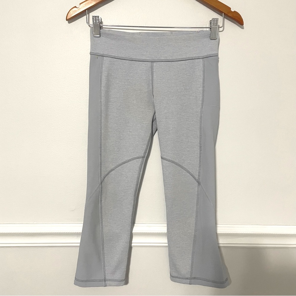 Ivivva • light blue cropped leggings sz XS (12)